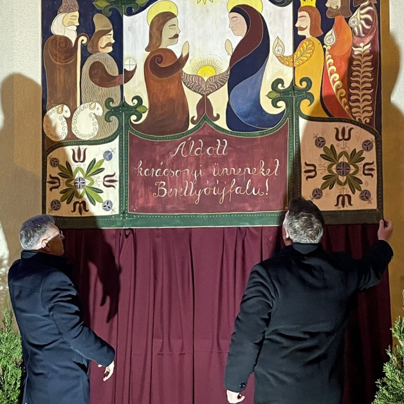 Betlehemi szárnyas oltárt nyitottunk 24